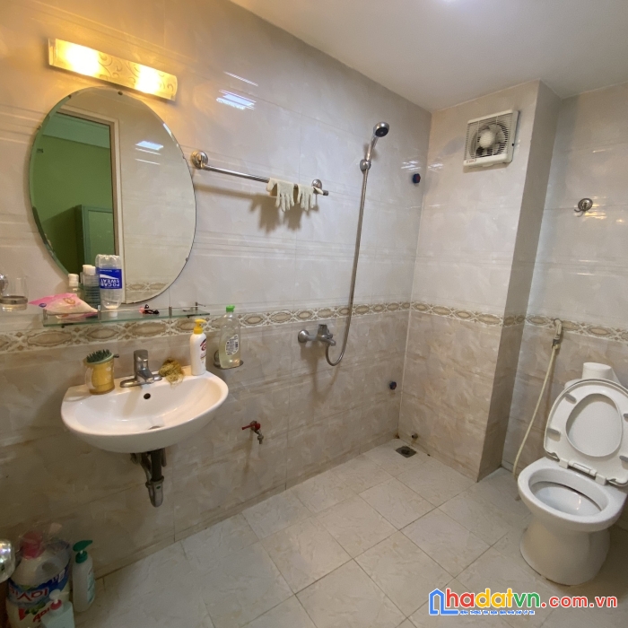 Cho thuê phòng khép kín, đầy đủ tiện nghi (điều hoà, nóng lạnh, quạt trần, tủ, giường..)