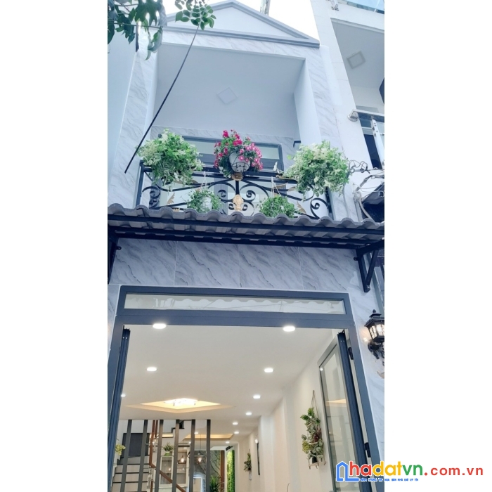 Nhà mới, nở hậu, sát hẻm ôtô đường âu dương lân p3q8. giá 4,55 tỷ tl
