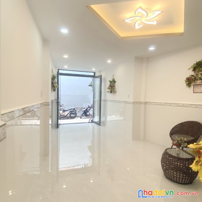 Nhà mới, nở hậu, sát hẻm ôtô đường âu dương lân p3q8. giá 4,55 tỷ tl