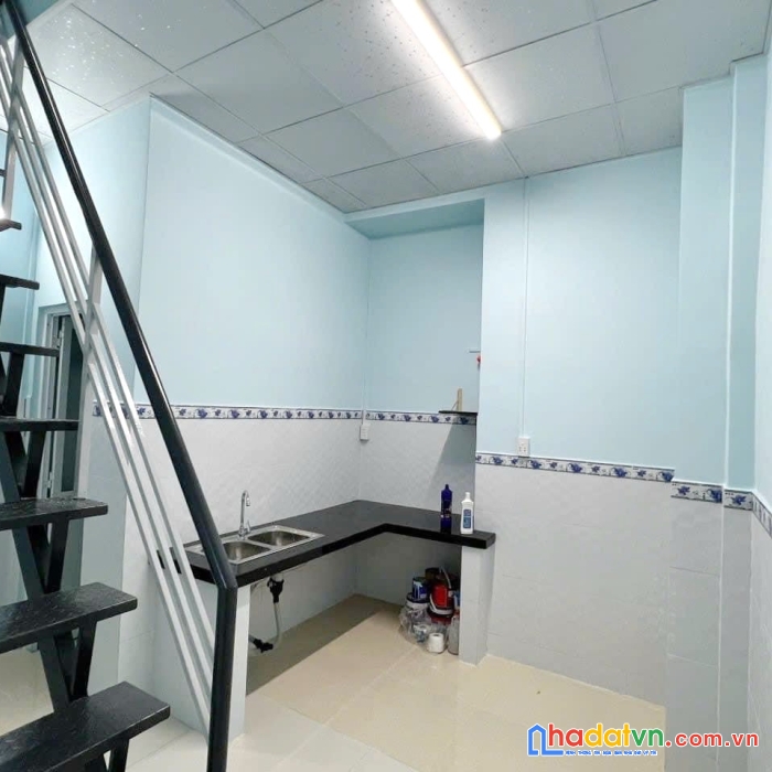 Cho thuê nhà mới âu dương lân 3 phòng p3, q8 - 9 triệu