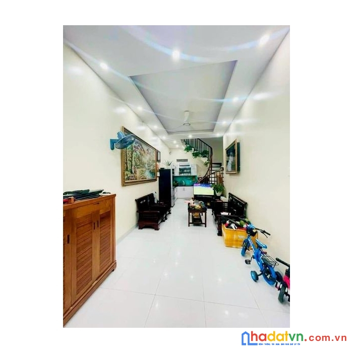 Nhà đẹp 4 tầng phố tôn đức thắng phường hàng bột quận đống đa dt:36m2 3 phòng ngủ giá: 4.45 tỷ chủ
