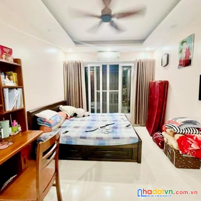 Nhà đẹp 4 tầng phố tôn đức thắng phường hàng bột quận đống đa dt:36m2 3 phòng ngủ giá: 4.45 tỷ chủ