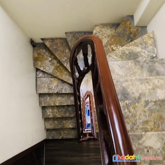 Bán nhà thịnh quang 42m 4 tầng mặt tiền 4.5m ngõ thông gần phố lô góc 3 mặt thoáng chỉ 4 tỷ lh