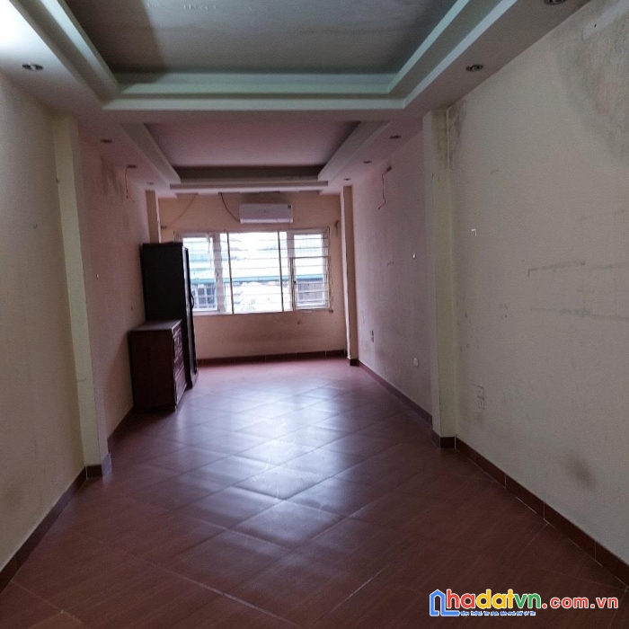 Cho thuê nhà mặt phố đê la thành, dt 50m x 6 tầng