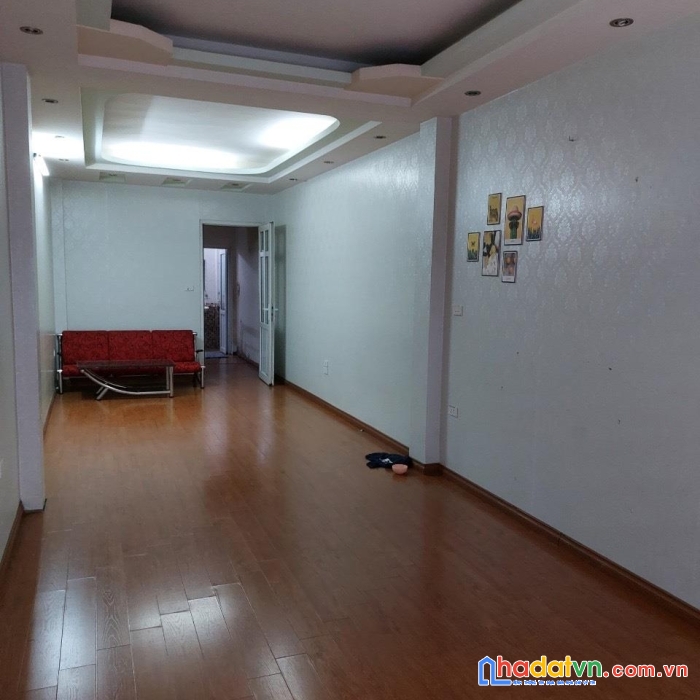 Cho thuê nhà mặt phố đê la thành, dt 50m x 6 tầng