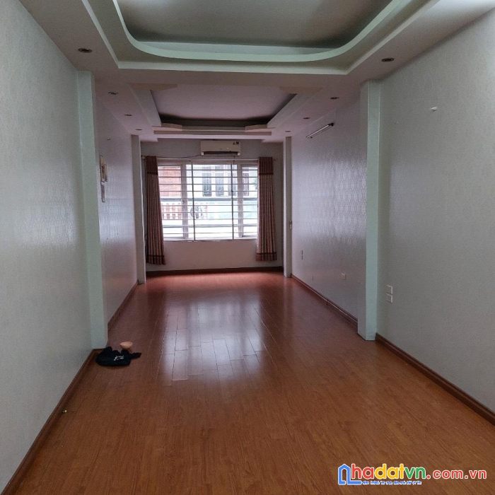 Cho thuê nhà mặt phố đê la thành, dt 50m x 6 tầng
