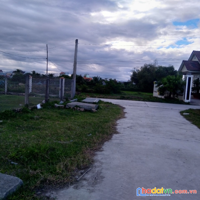 Đất đẹp full thổ giá rẻ gần biển vuông vức