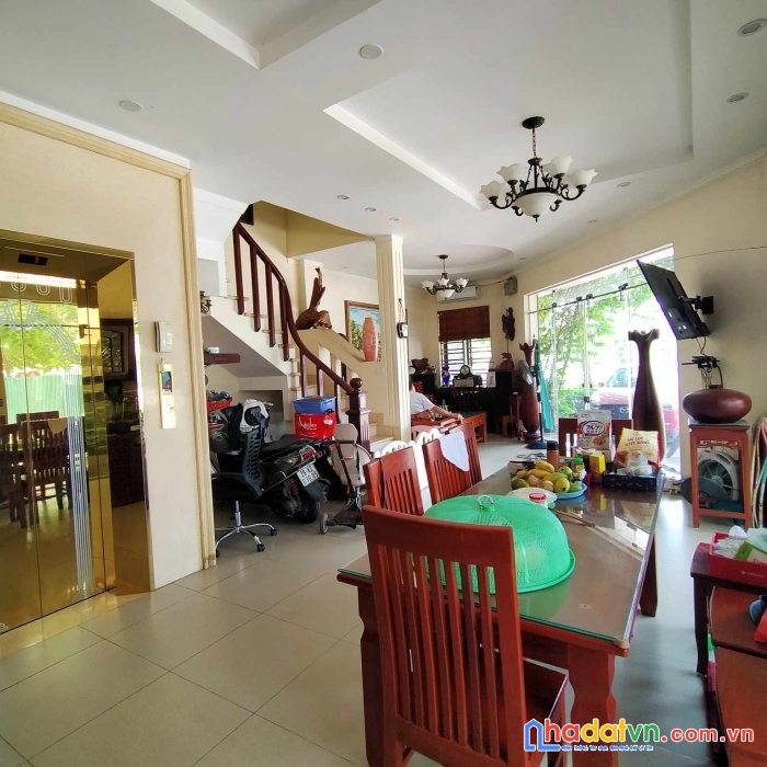 Vị trí lô góc siêu đẹp - mặt phố kinh doanh vô đối - nhà dân xây 6 tầng - thang máy - kinh doanh -
