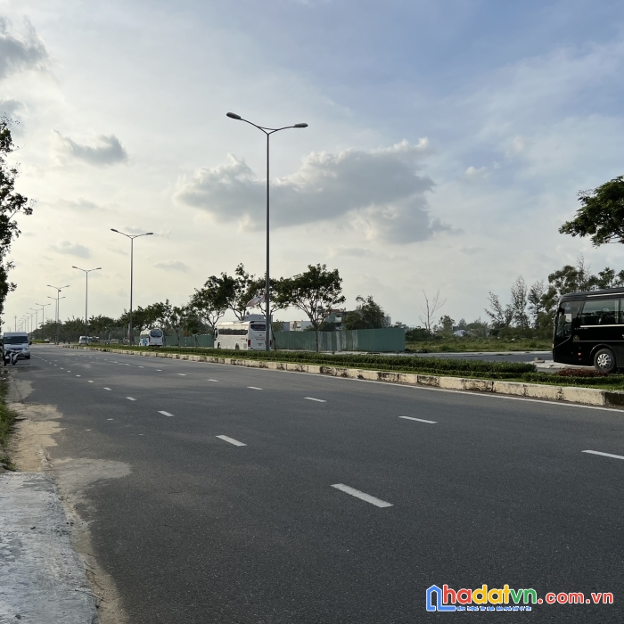 Đất mặt đường nam kỳ khởi nghĩa fpt