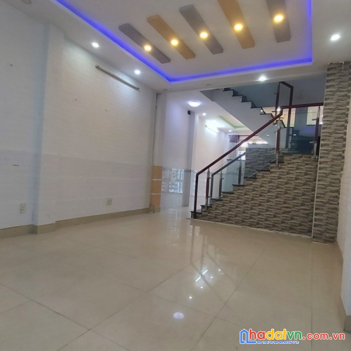 Chủ gấp bán nhà ngay mũi tàu trường chinh 62m2, 2 tầng giá 5.8 tl.