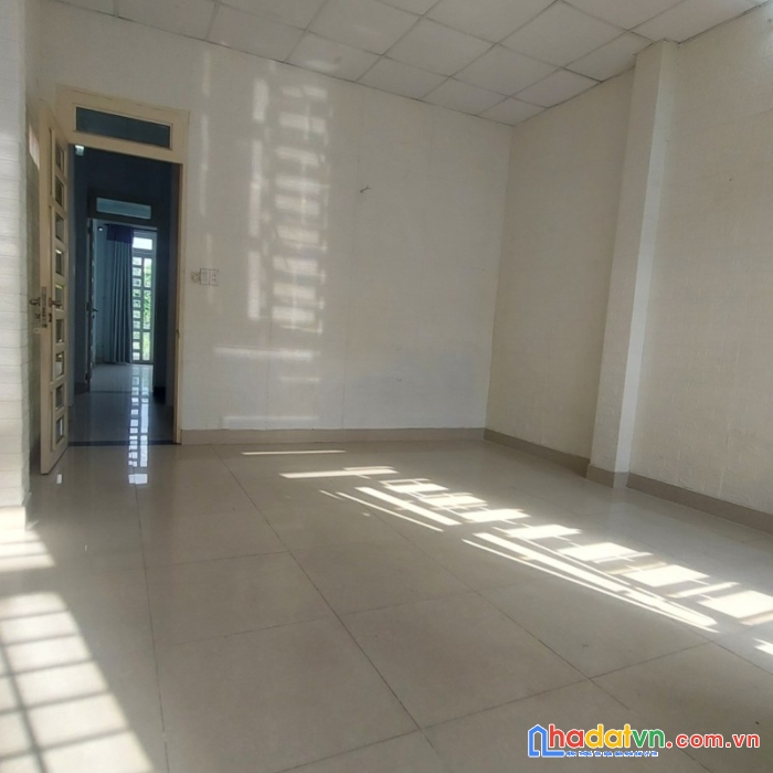 Chủ gấp bán nhà ngay mũi tàu trường chinh 62m2, 2 tầng giá 5.8 tl.