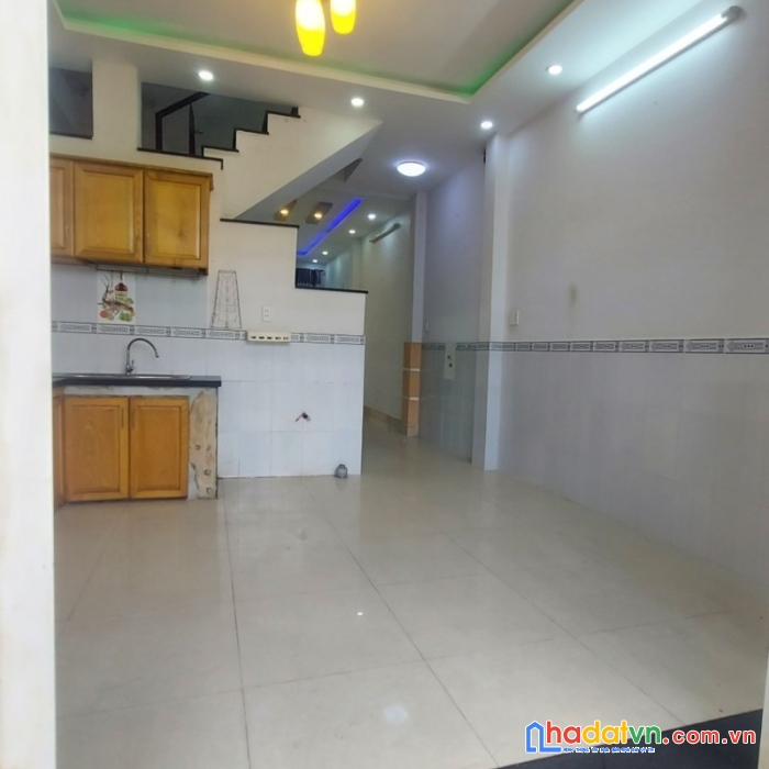 Chủ gấp bán nhà ngay mũi tàu trường chinh 62m2, 2 tầng giá 5.8 tl.