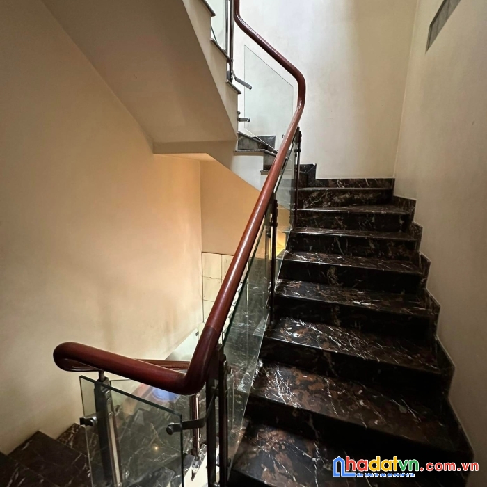 Bán nhà hxh bờ bao tân thắng - aeon tân phú, dt: 4x18m, 6 tầng, 14pn, hạ còn 8.4 tỷ