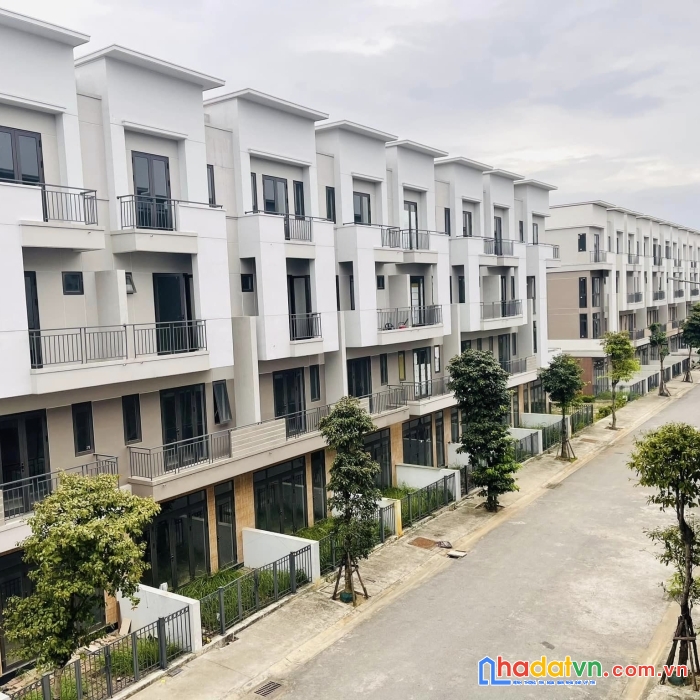 Mua ngay shophouse 4 tầng chân đế chung cư kinh doanh bất chấp lời ngay 500tr.
