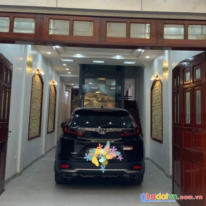 Bán nhà phố hoàng quốc việt 82m2, phân lô, gara ô tô tránh, kinh doanh, giá 11 tỷ