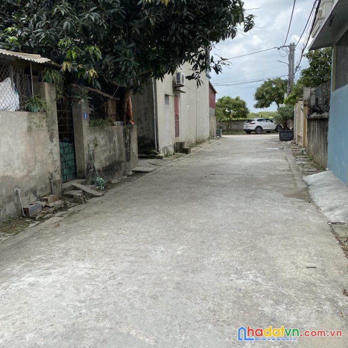 Bán đất trâu quỳ -siêu hiếm 42m2 trục chính viện rau khu a đường 7m có lưu không, vỉa hè. 
