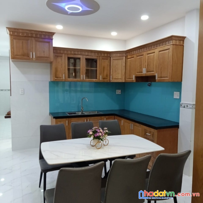 Chỉ 4.7 tỷ có ngay nhà 2t hxh 5m, phan huy ích, 4x15m vào ở ngay, quá rẻ