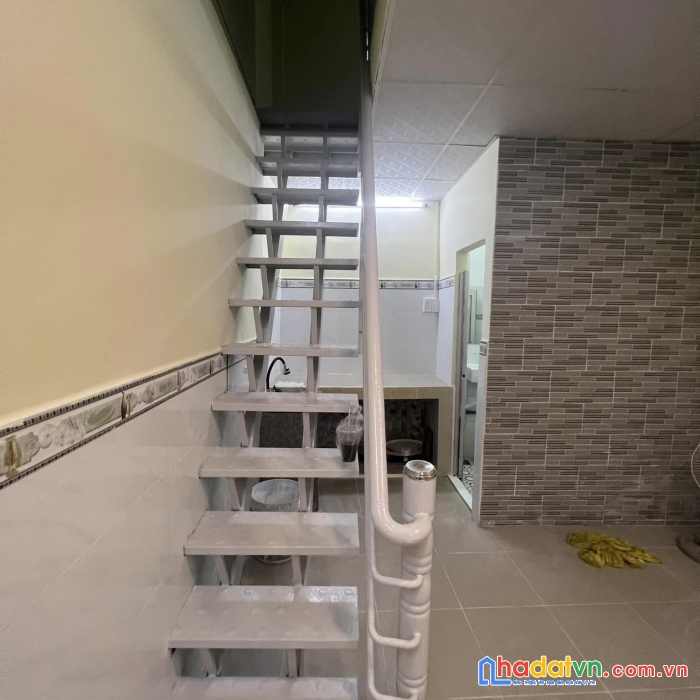 Tt gò vấp nhà nhỏ 3p qua sân bay, bình thạnh, hẻm 3 gác thông thuận tiện di chuyển - gần bệnh viện