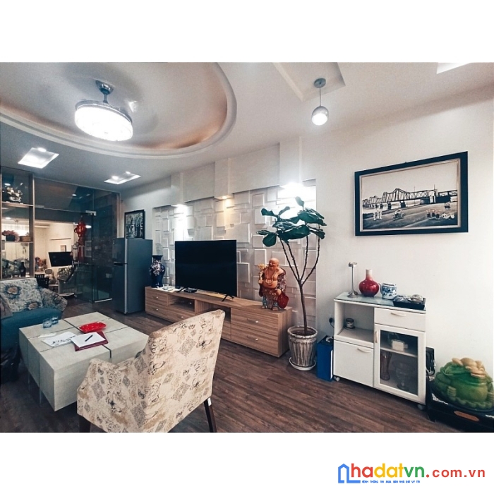 Bán nhà mặt1xx  phố lâm du long biên  chỉ 15.5 tỷ với diện tich 62 m2 5 tầng