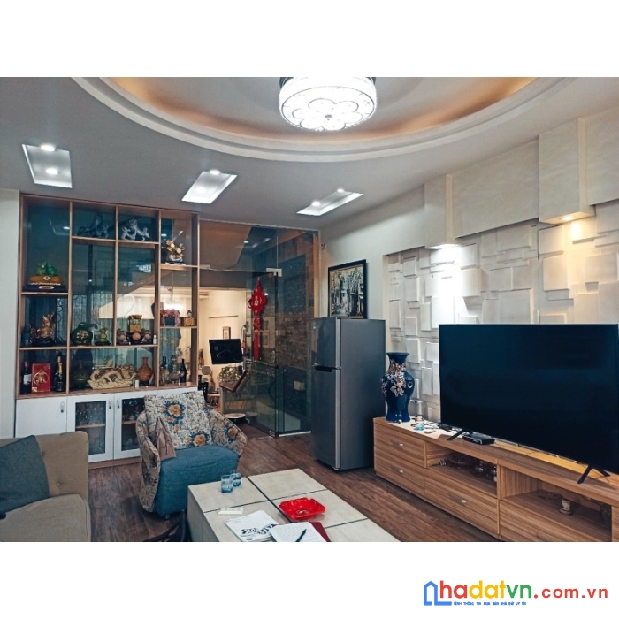 Bán nhà mặt1xx  phố lâm du long biên  chỉ 15.5 tỷ với diện tich 62 m2 5 tầng
