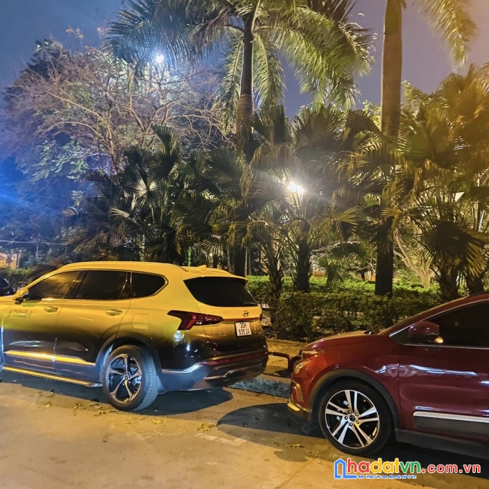 Chính chủ bán nhà hoàng cầu, ô tô, phân lô, 46m2 5t mt5m, giá 7.3 tỷ