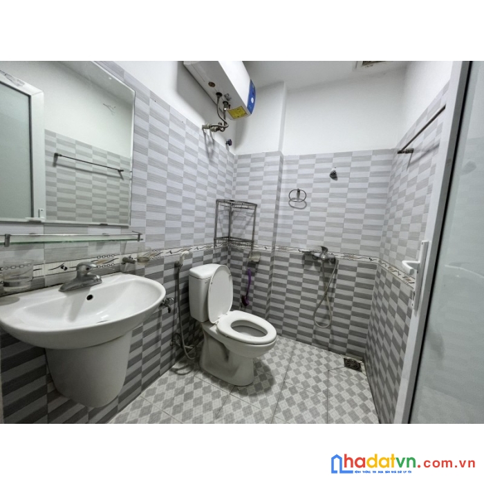 Bán nhà riêng hào nam ô chợ dừa 45m 5 tầng 5 ngủ ngõ thông gần phố ở ngay nhỉnh 4 tỷ  lh 0975124520