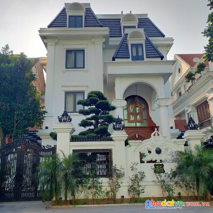 Biệt thự - đẳng cấp giới thượng lưu - 4 tầng thang máy - full nội thất siêu đẹp và sang trọng - an