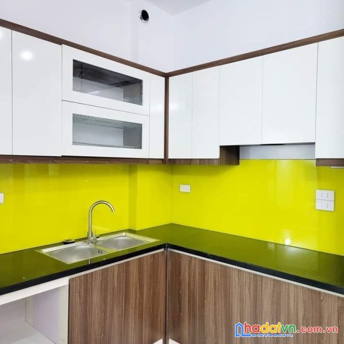 Rẻ giật mình! chùa láng, sát oto, nông, gần hồ, ngõ ba gác, 36m2, 4t, chỉ 4.2 tỷ (tl mạnh)