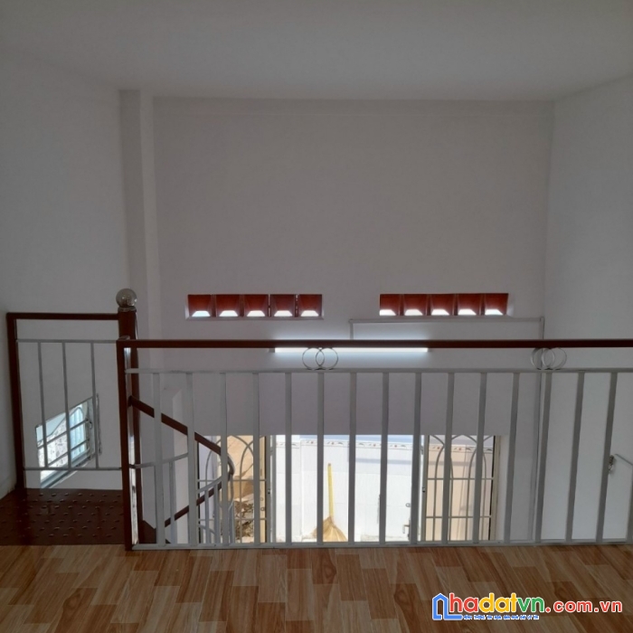 Bán nhanh nhà 1 trệt 1 gác lửng p.thống nhất, shr thổ cư 100% đường ô tô, gần hủ tíu minh phước