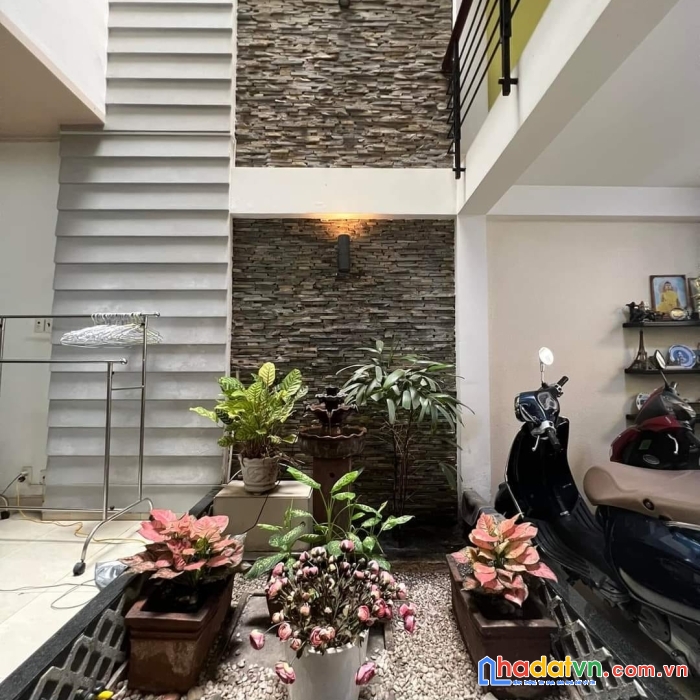 Bán nhà cmt8 quận 3, cực đẹp, 4 tầng, 5x23, 115m2, chỉ 10.8 tỷ