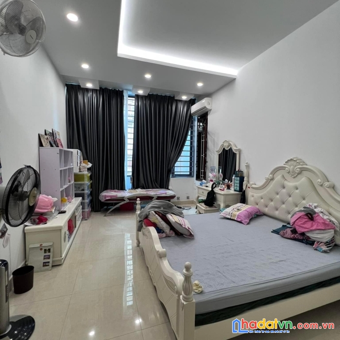 Bán nhà cầu giấy, lô góc, vỉa hè 3 ô tô tránh, cách phố đúng 20m, 58m, 14.5 tỷ