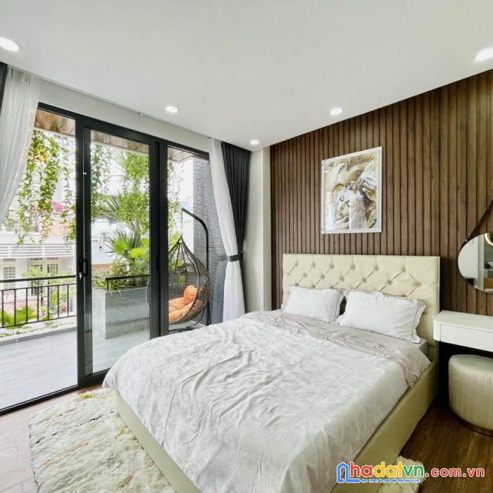 Bán nhà mới, 5 tầng, có hồ bơi, 5.2x14m, hẻm xe hơi, khu vip quang trung giá tốt