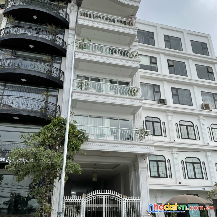 Cho thuê  mặt bằng kinh doanh 2 mặt thoáng, gần ngã tư  tại số 68 xuân diệu - tứ liên - tây hồ
