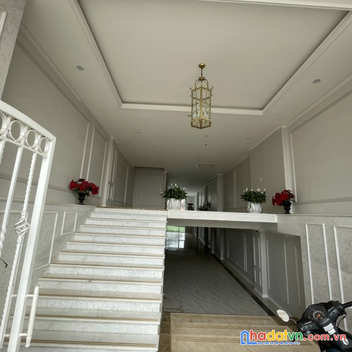 Cho thuê  mặt bằng kinh doanh 2 mặt thoáng, gần ngã tư  tại số 68 xuân diệu - tứ liên - tây hồ