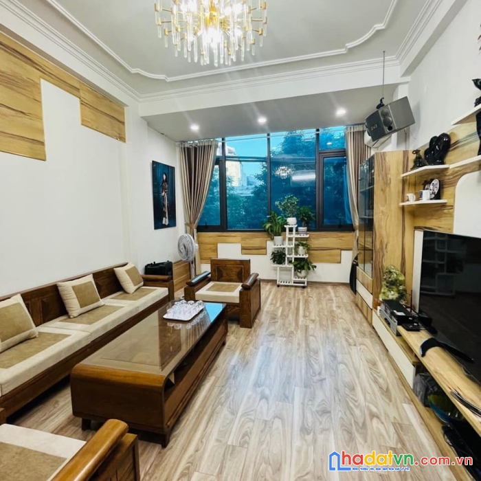 Bán nhà phố nguyễn chí thanh, mặt ngõ ô tô đỗ, kinh doanh, 5 tầng, thang máy 45m2, 14.6 tỷ
