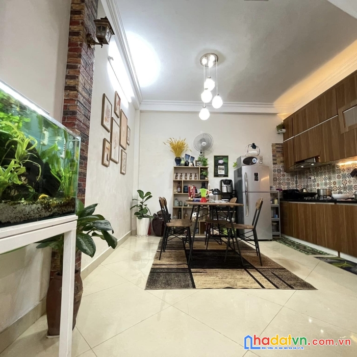 Giá sốc quá! chùa láng 3 mặt thoáng, oto đậu cạnh nhà, ngõ cực nông, 50m sổ, 3.5 tỷ