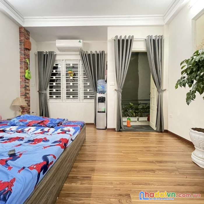 Giá sốc quá! chùa láng 3 mặt thoáng, oto đậu cạnh nhà, ngõ cực nông, 50m sổ, 3.5 tỷ