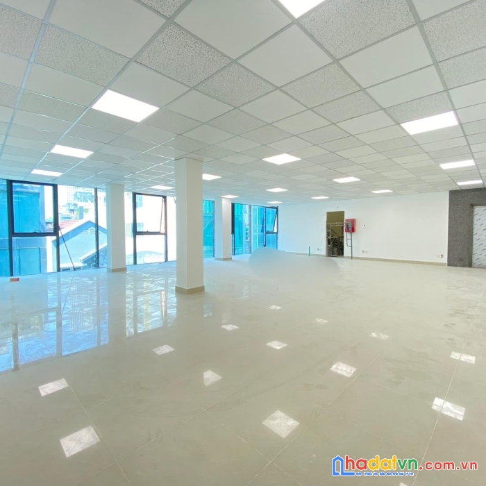 Bán tòa nhà 35m*12m trung tâm quận 10 , 3 mặt tiền : 978m2 giá còn 70 tỷ tl