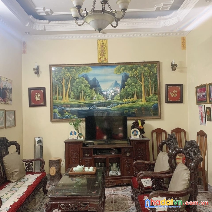 Biệt thự 275 lạc long quân 95m x 5 tầng, mt: 10m

giá chào: 10.7 thương lượng