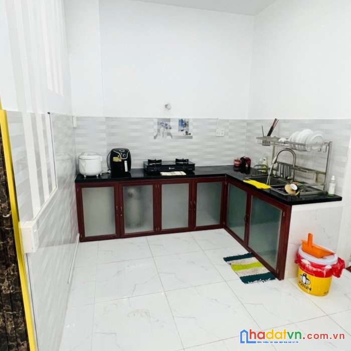 Nhà bán 3 tầng hẻm 57 bông sao p5q8 - giá : 4.1 tỷ