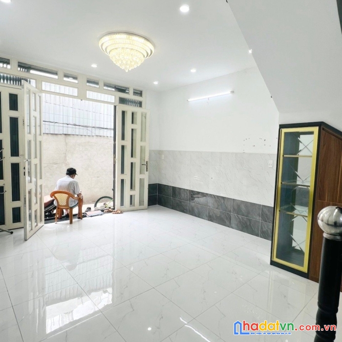 Nhà bán 3 tầng hẻm 57 bông sao p5q8 - giá : 4.1 tỷ