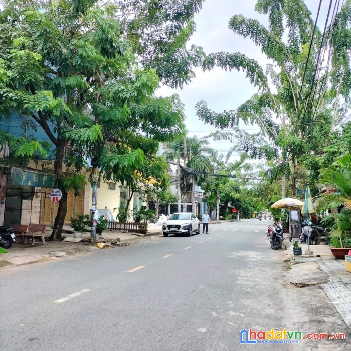 Biệt thự lộng lẩy giữa trung tâm q7. sát nguyễn thị thập. gần 200m2. chỉ 17.5 tỷ