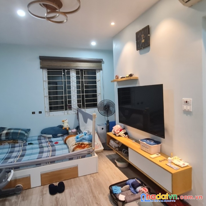 Chính chủ bán nhà 4,38 tỷ yên lãng, thái hà, 5 tầng, ô tô tránh nhau trước cửa, kinh doanh đỉnh