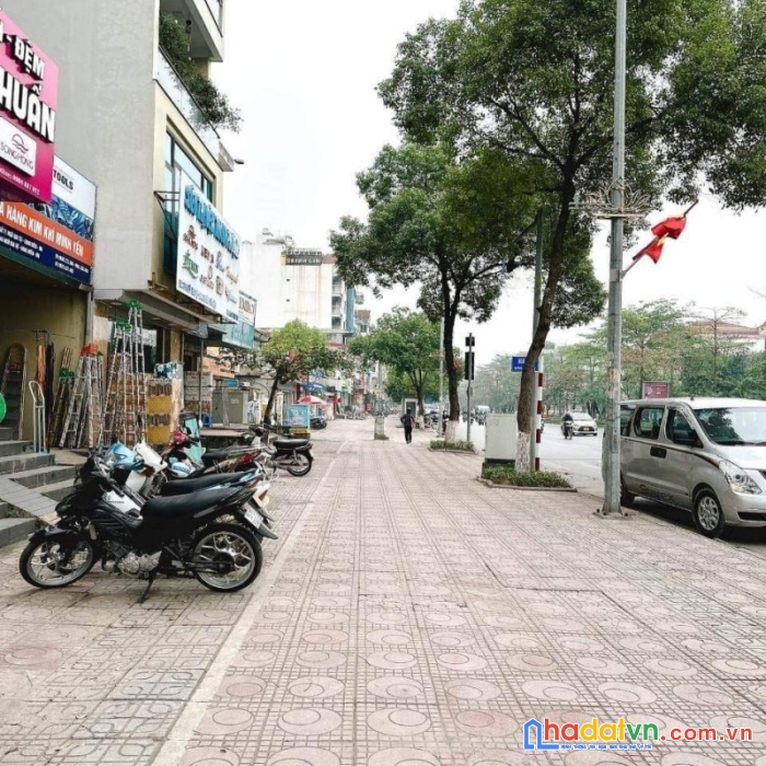 Bán nhà mặt phố long biên 6x ngô gia tự chỉ 12,6 tỷ với diện tích 90 m2 mặt phố đẹp
