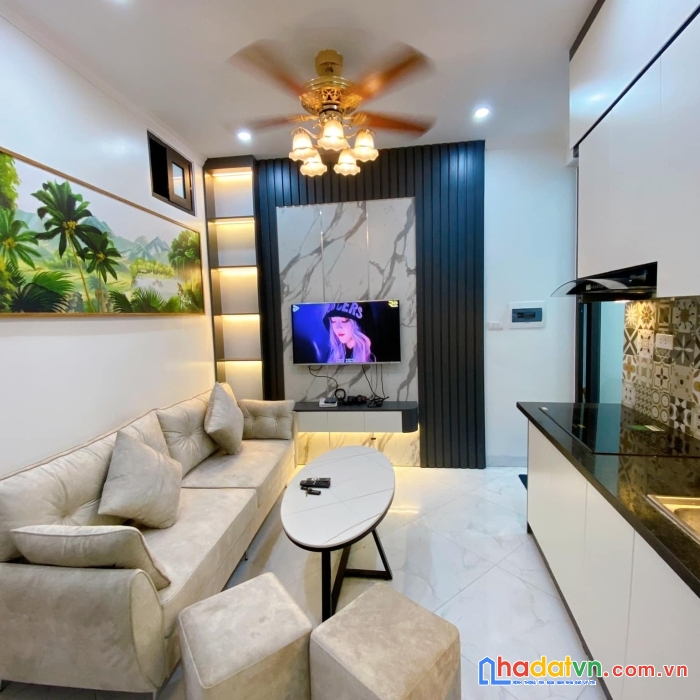 Cần bán gấp nhà phố quan nhân, 23m2, 3 phòng ngủ, nhỉnh 2 tỷ, 0382328365.
