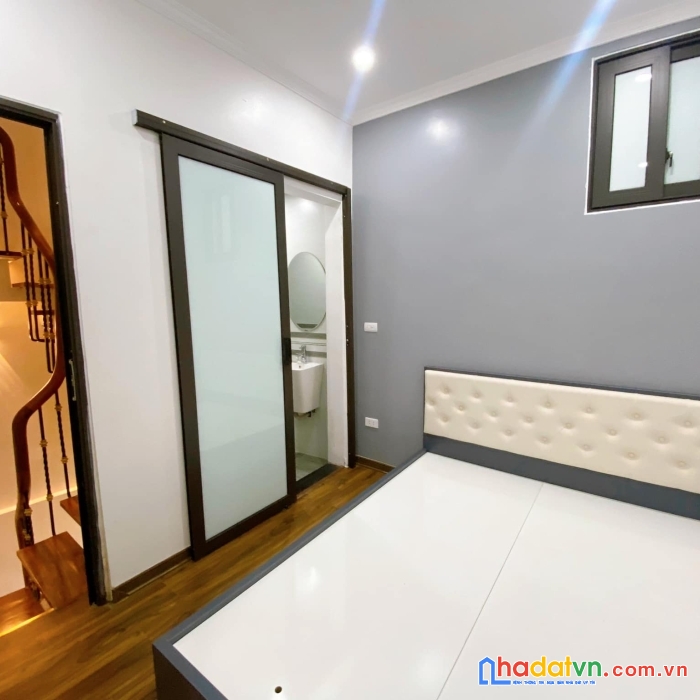 Cần bán gấp nhà phố quan nhân, 23m2, 3 phòng ngủ, nhỉnh 2 tỷ, 0382328365.
