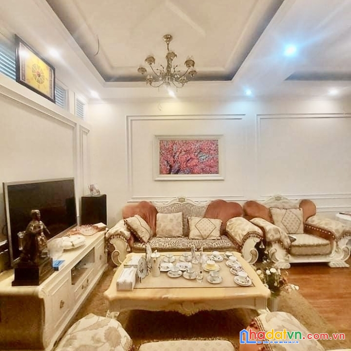 Bán nhà riêng cự lộc 120m 3 tầng 4 ngủ ngõ thông gần ô tô ở ngay nhỉnh 9 tỷ lh 09751242520