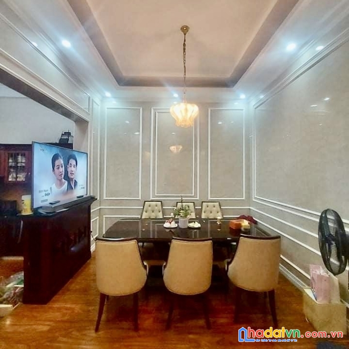 Bán nhà riêng cự lộc 120m 3 tầng 4 ngủ ngõ thông gần ô tô ở ngay nhỉnh 9 tỷ lh 09751242520