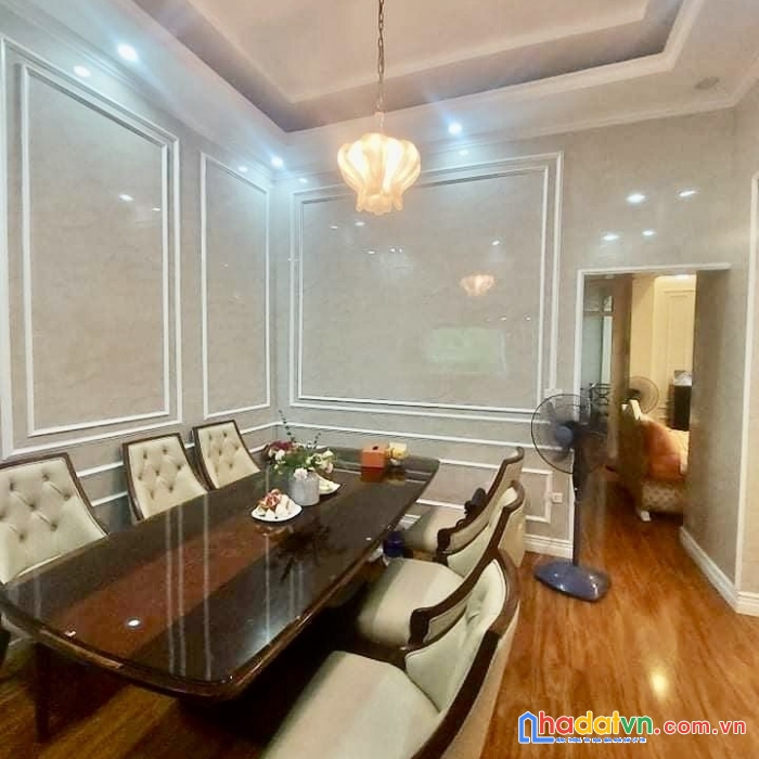 Bán nhà riêng cự lộc 120m 3 tầng 4 ngủ ngõ thông gần ô tô ở ngay nhỉnh 9 tỷ lh 09751242520