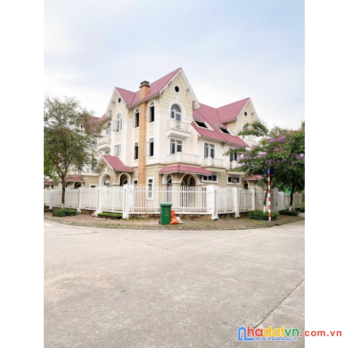 Bán căn góc khu a kđt gleximco lê trọng tấn 139